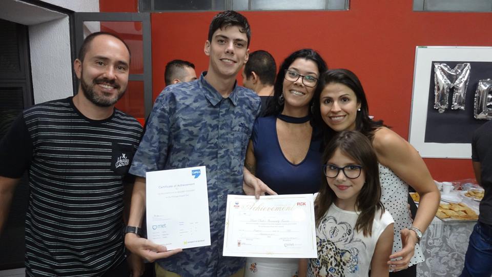 Caçapava/SP - Formatura dos alunos - Recebimento do Certificado Internacional MET