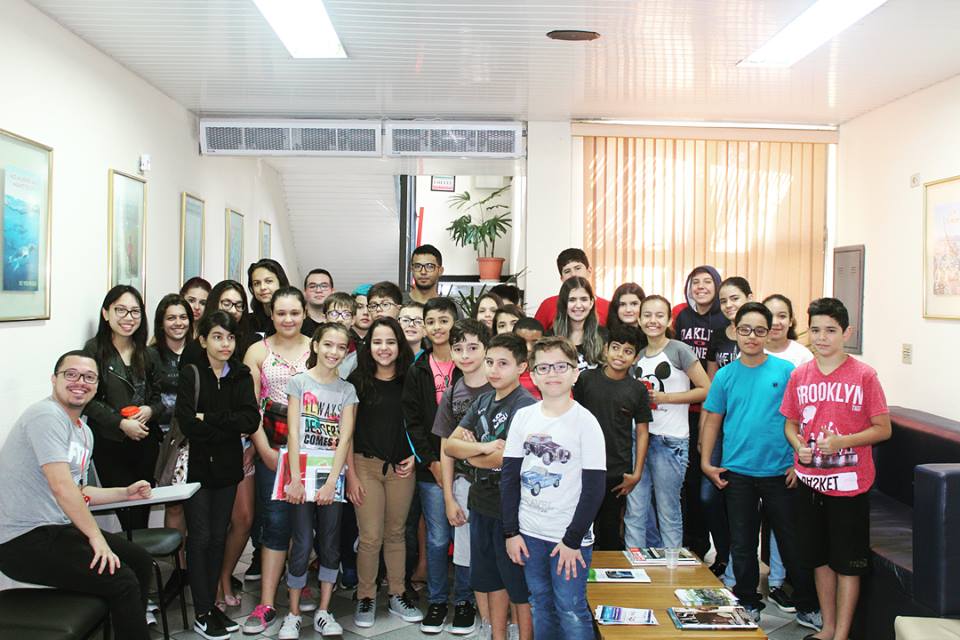 Fisk Caçapava/SP e Taubaté/SP - Visita da canadense Carol nas salas de aula