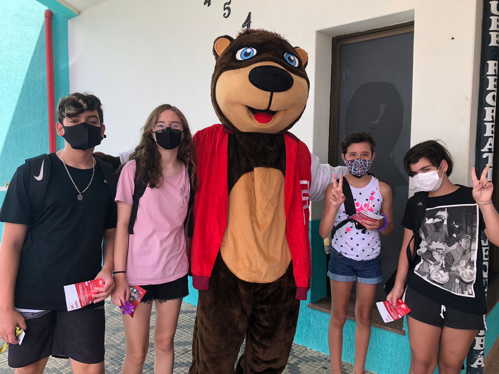 Caçapava - SP - Buddy Invadiu a Colônia de Férias no Clube Jequitibá!