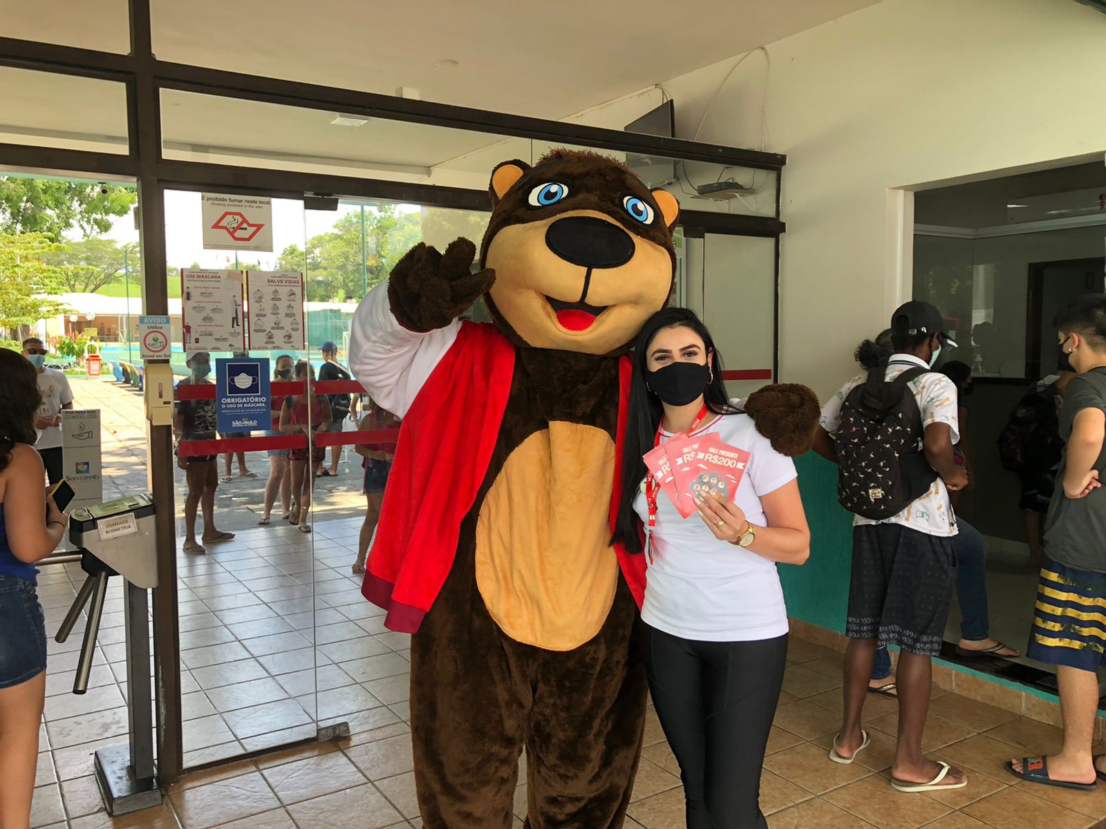 Caçapava - SP - Buddy Invadiu a Colônia de Férias no Clube Jequitibá!