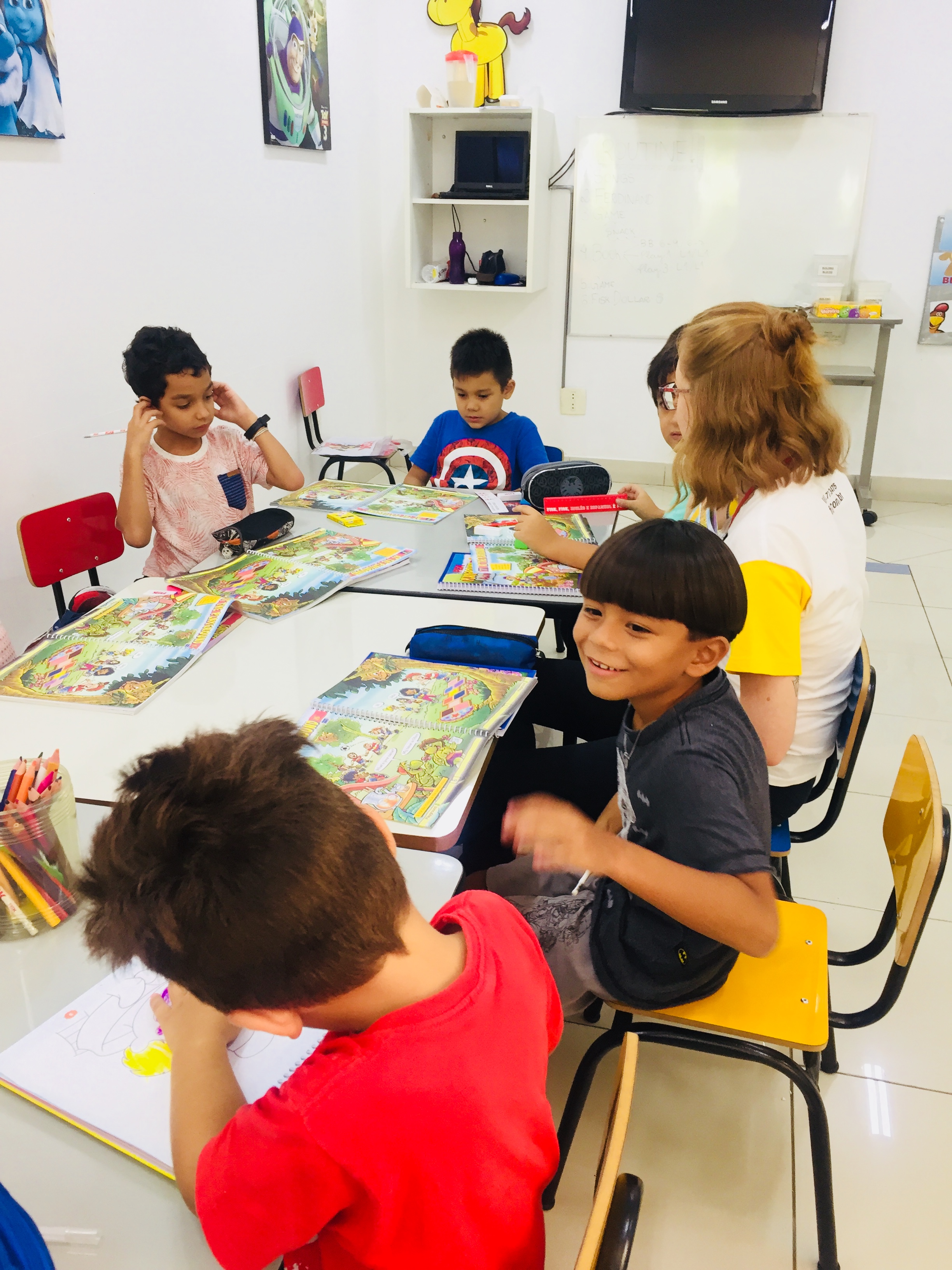 Fisk Taubaté/SP - Trabalhando atividade lúdica em sala de aula com as crianças